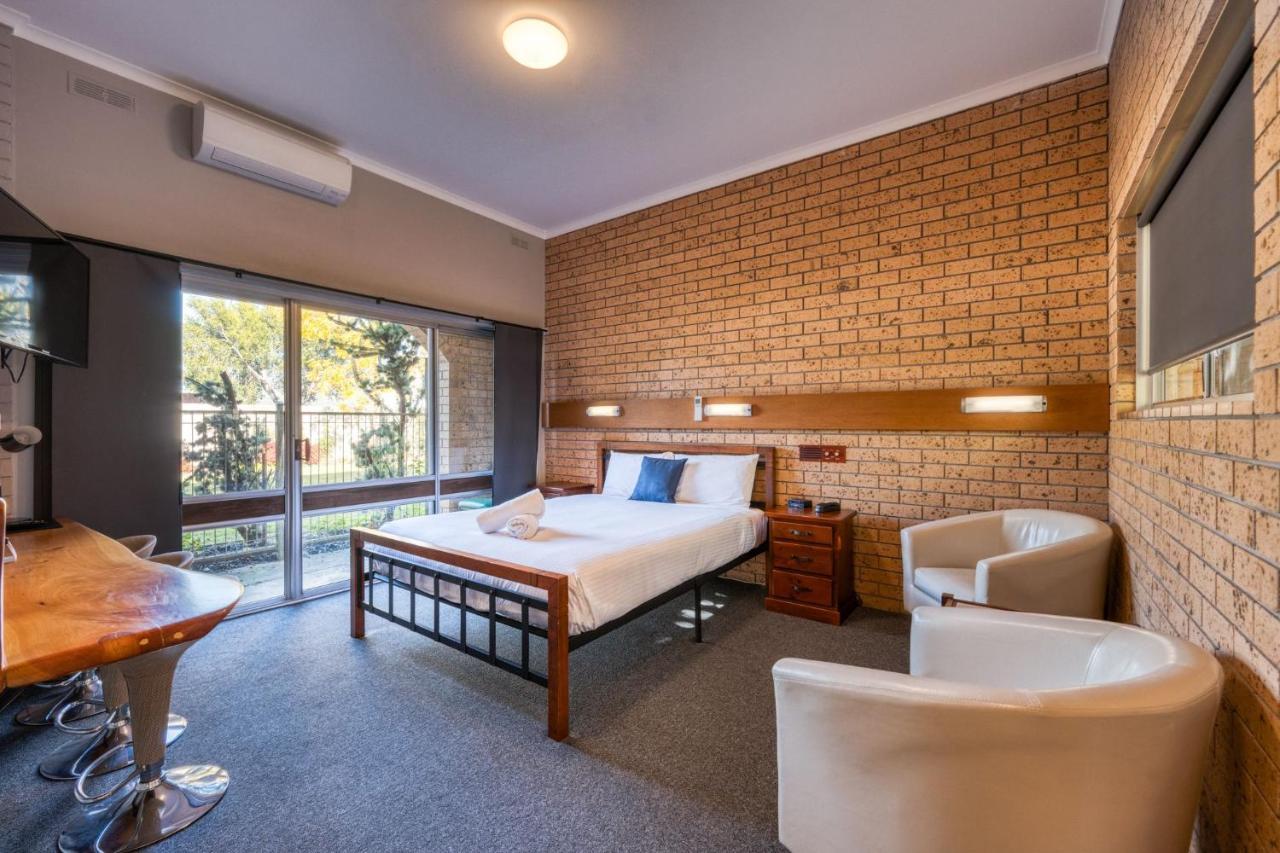 Colac Mid City Motor Inn Exteriör bild