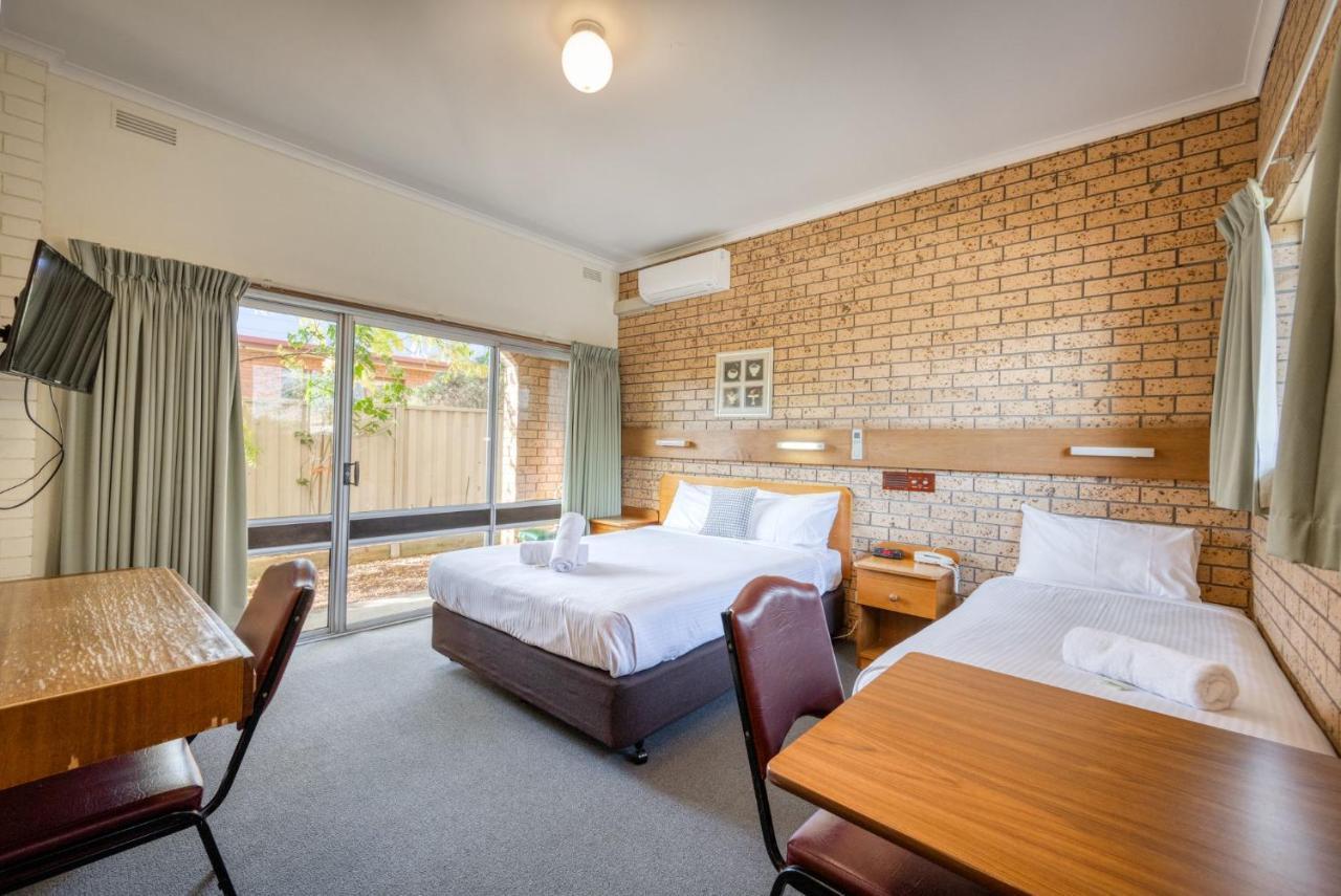 Colac Mid City Motor Inn Exteriör bild