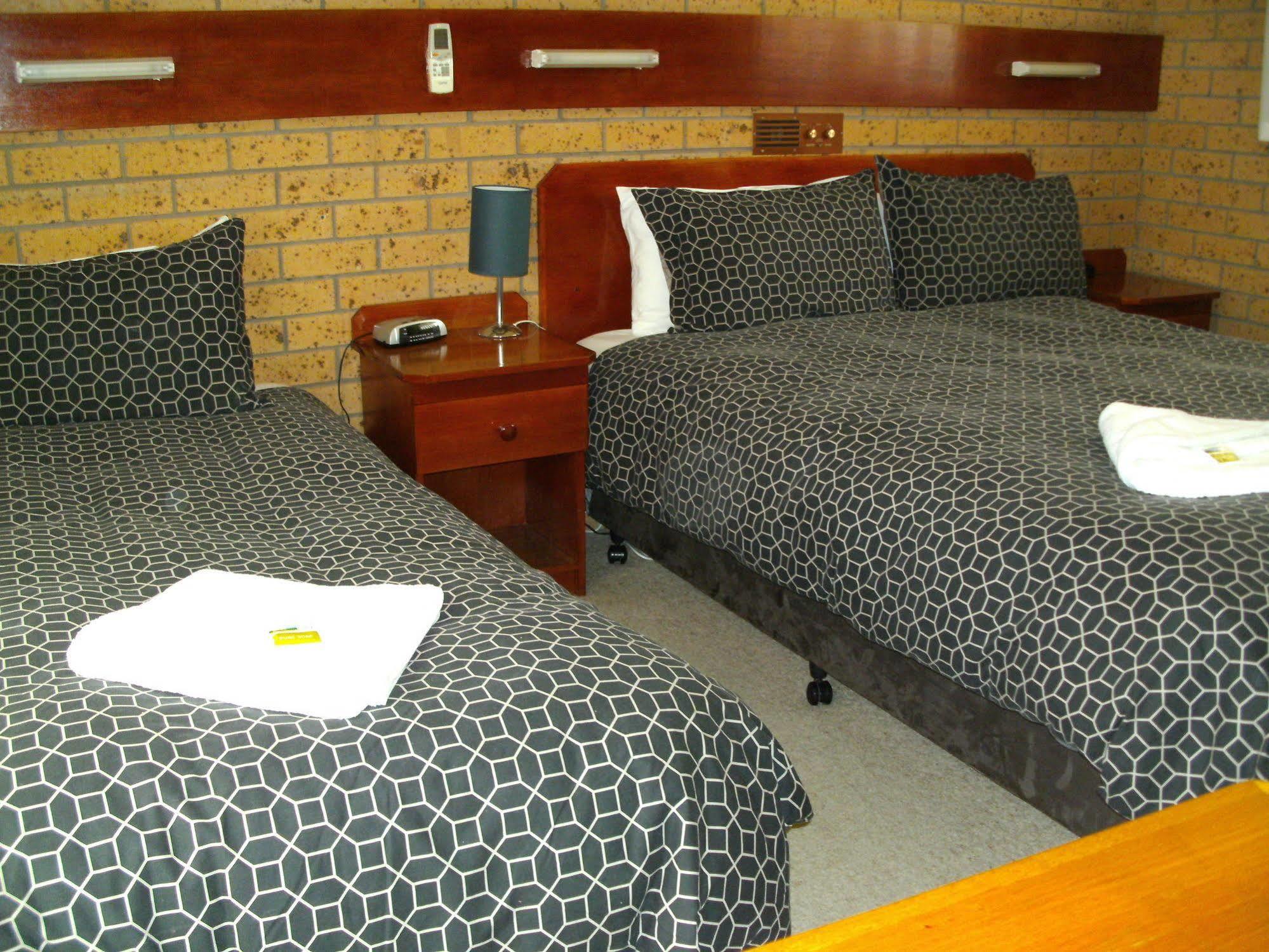 Colac Mid City Motor Inn Exteriör bild