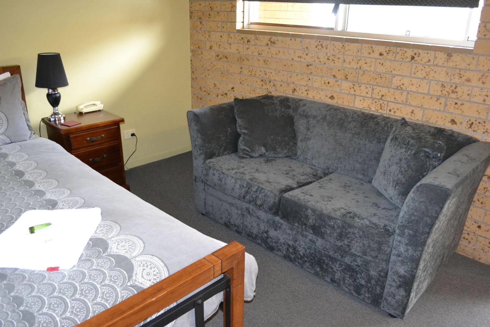 Colac Mid City Motor Inn Exteriör bild