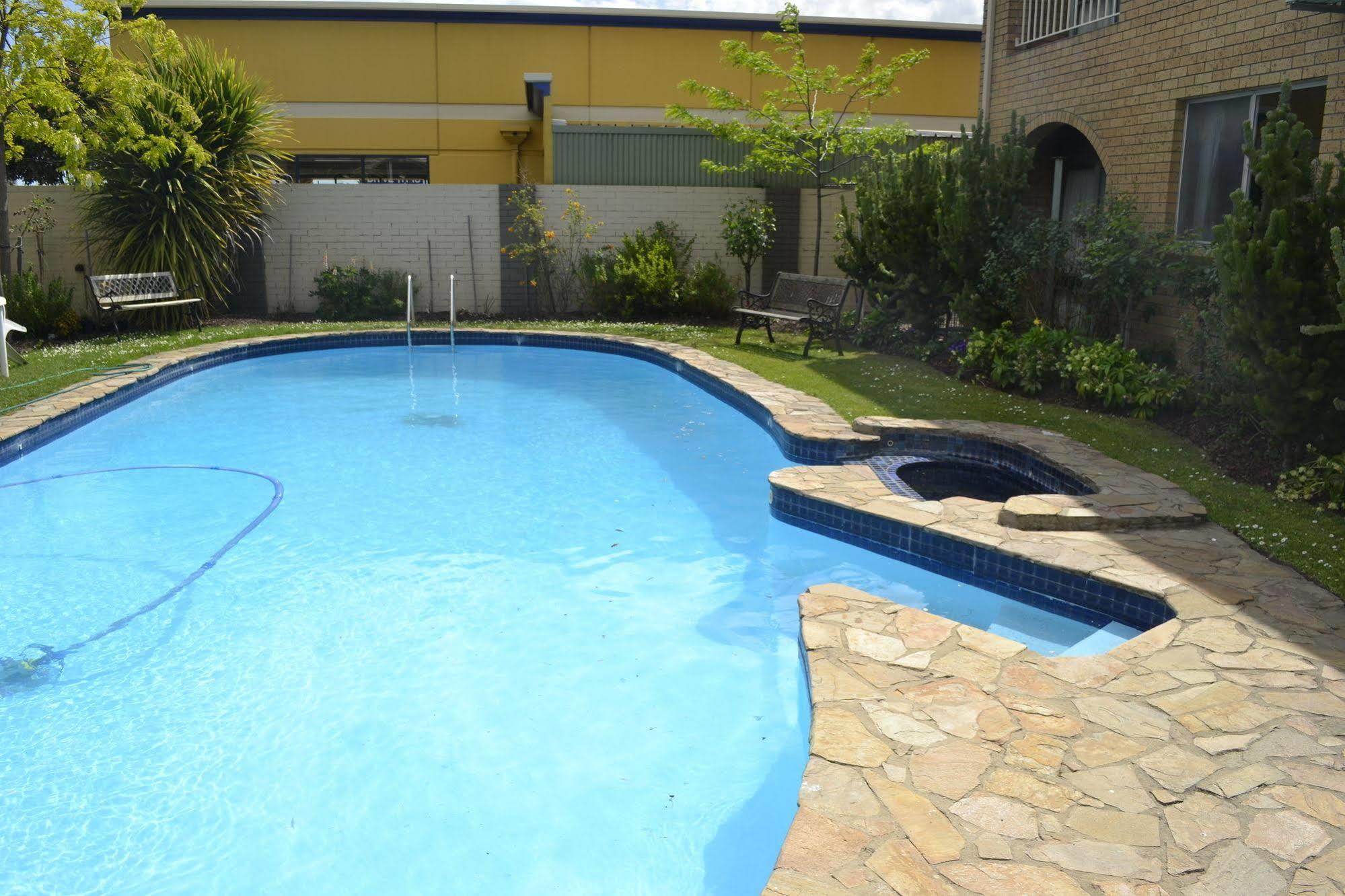 Colac Mid City Motor Inn Exteriör bild