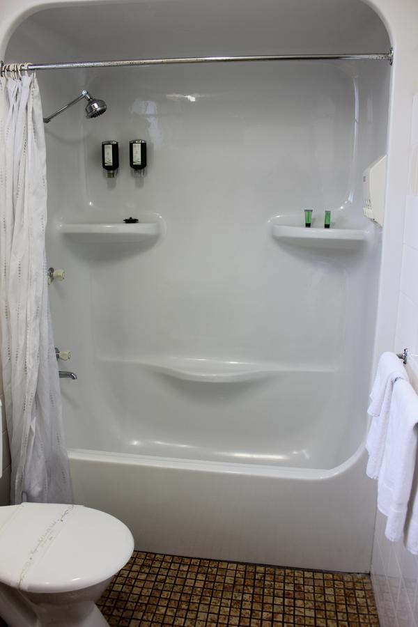Colac Mid City Motor Inn Exteriör bild